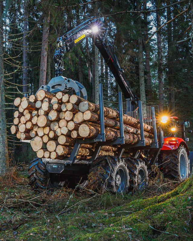 Pojazd STEYR na polu